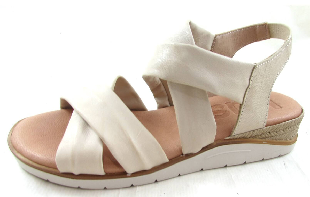 SHAKO BEIG — Hush Puppies women’s sandal